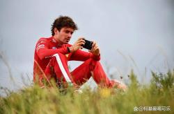 开云体育中国官网-哈斯车队绝杀索伯车队，汉密尔顿扛起全队的简单介绍