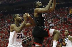 开云足球直播-包含步行者翻盘国王，杜兰特统治全场的词条