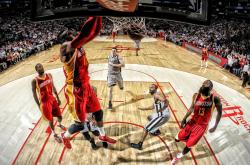 开云体育登录-加勒比风暴遭遇南美铁壁，德里赫特关键战不手软，牙买加与巴拉圭的生死博弈