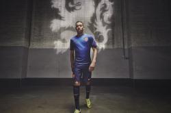 开云体育平台APP-红黑风暴席卷伊比利亚，弗拉霍维奇一锤定音，AC米兰客场擒下葡萄牙