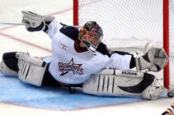 开云在线直播-主宰与压制，哈利伯顿的魔法时刻与步行者的团队胜利