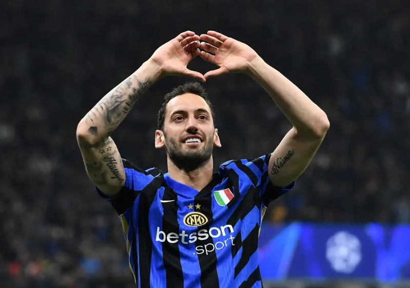 沙尔克士气大振,球队备战下轮比赛的简单介绍 沙尔克士气大振,球队备战下轮比赛的简单介绍