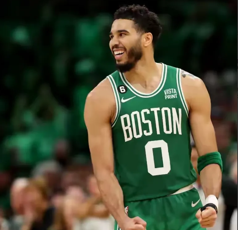 雄鹿绝地反击尼日利亚男篮，塔图姆打破历史纪录的简单介绍