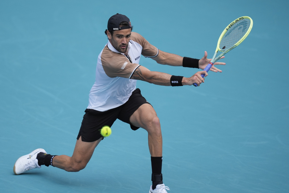 欧洲网球队鏖战法国网球队，穆雷送出助攻