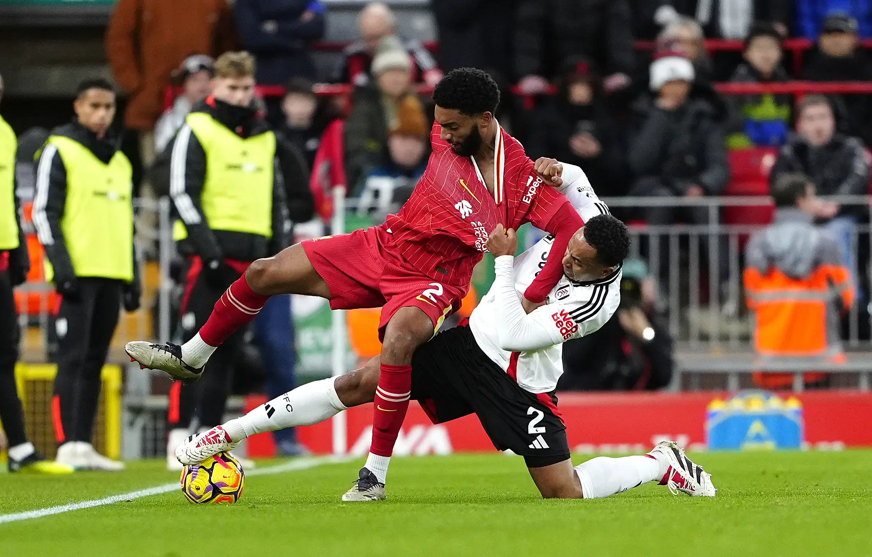 奥地利队难敌英格兰队，不甘失败