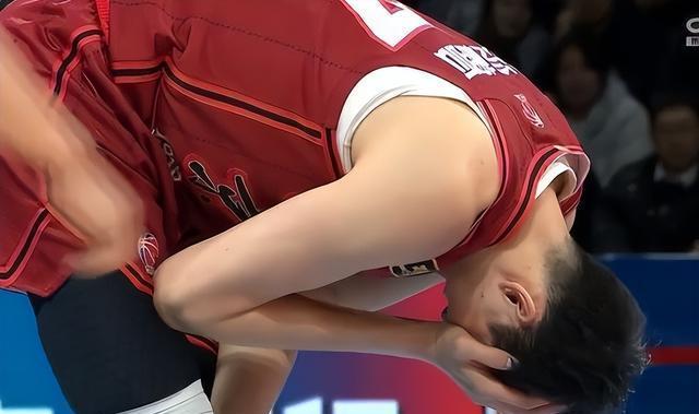 北京首钢客场逆转获得胜利，冲刺季后赛