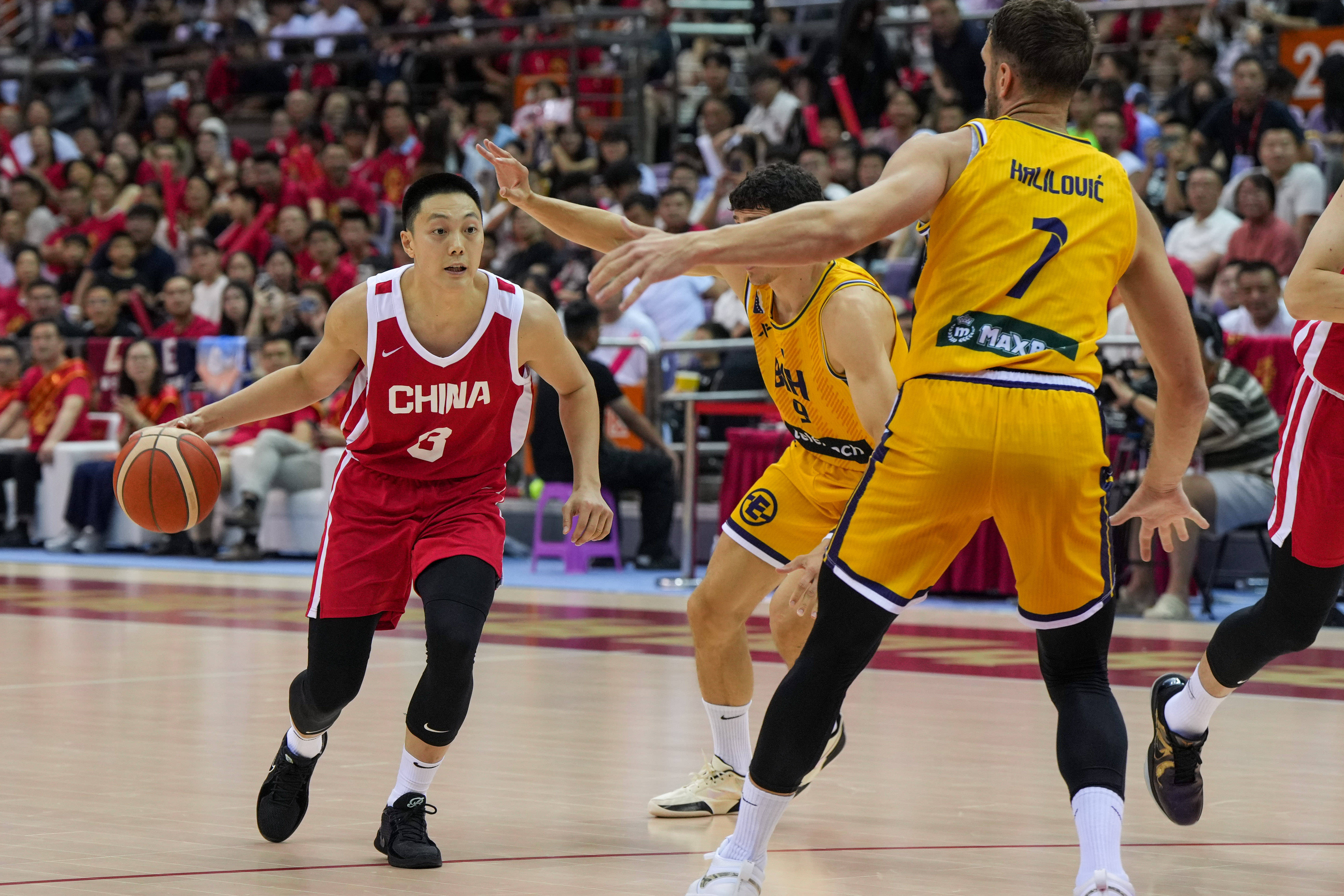 关于异国篮球赛事精彩纷呈，体育激情持续升温的信息