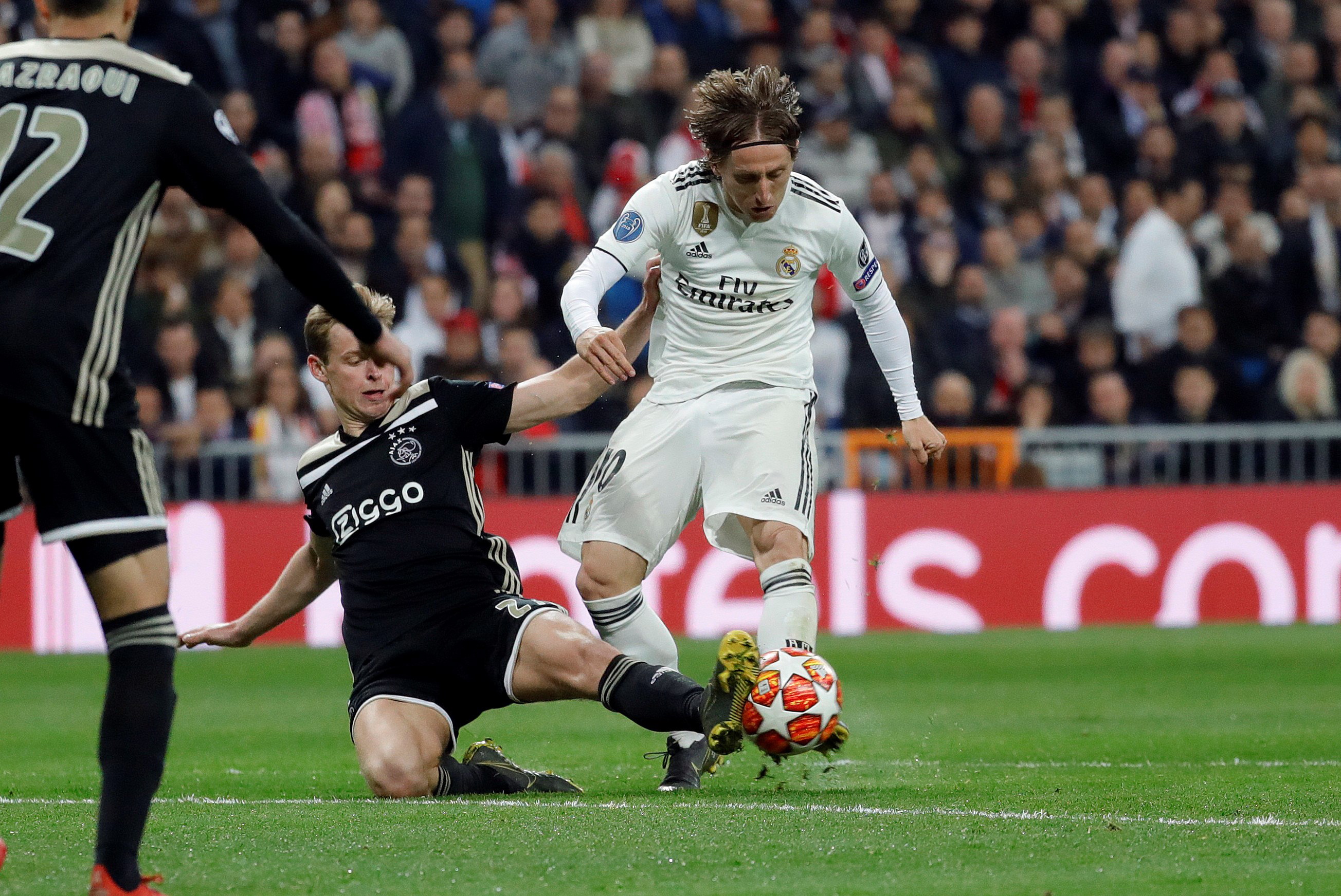 阿贾克斯逆袭成功，挺进欧冠八强