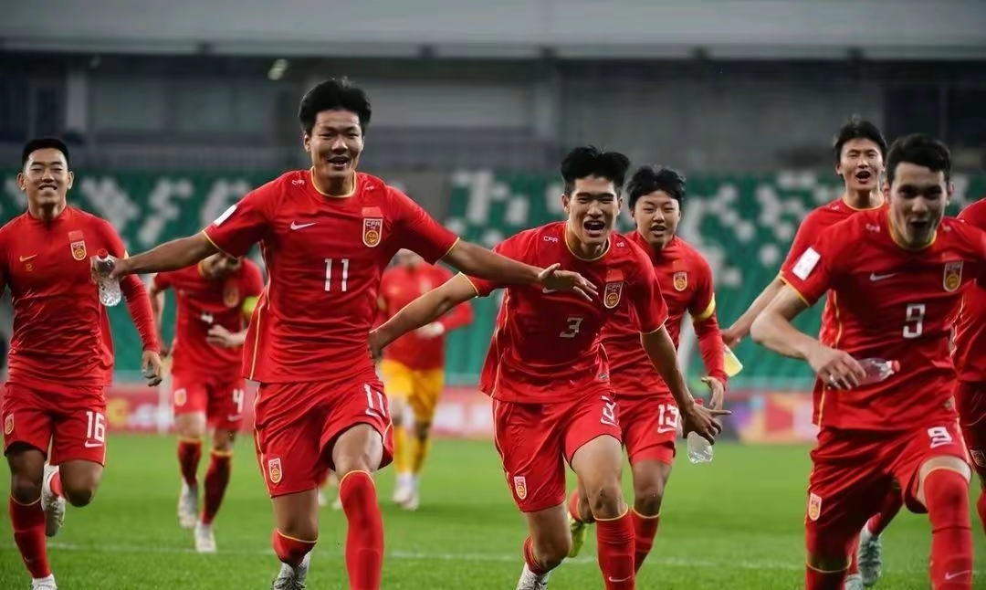 中国国家队在国际足球赛事中尽展实力的简单介绍
