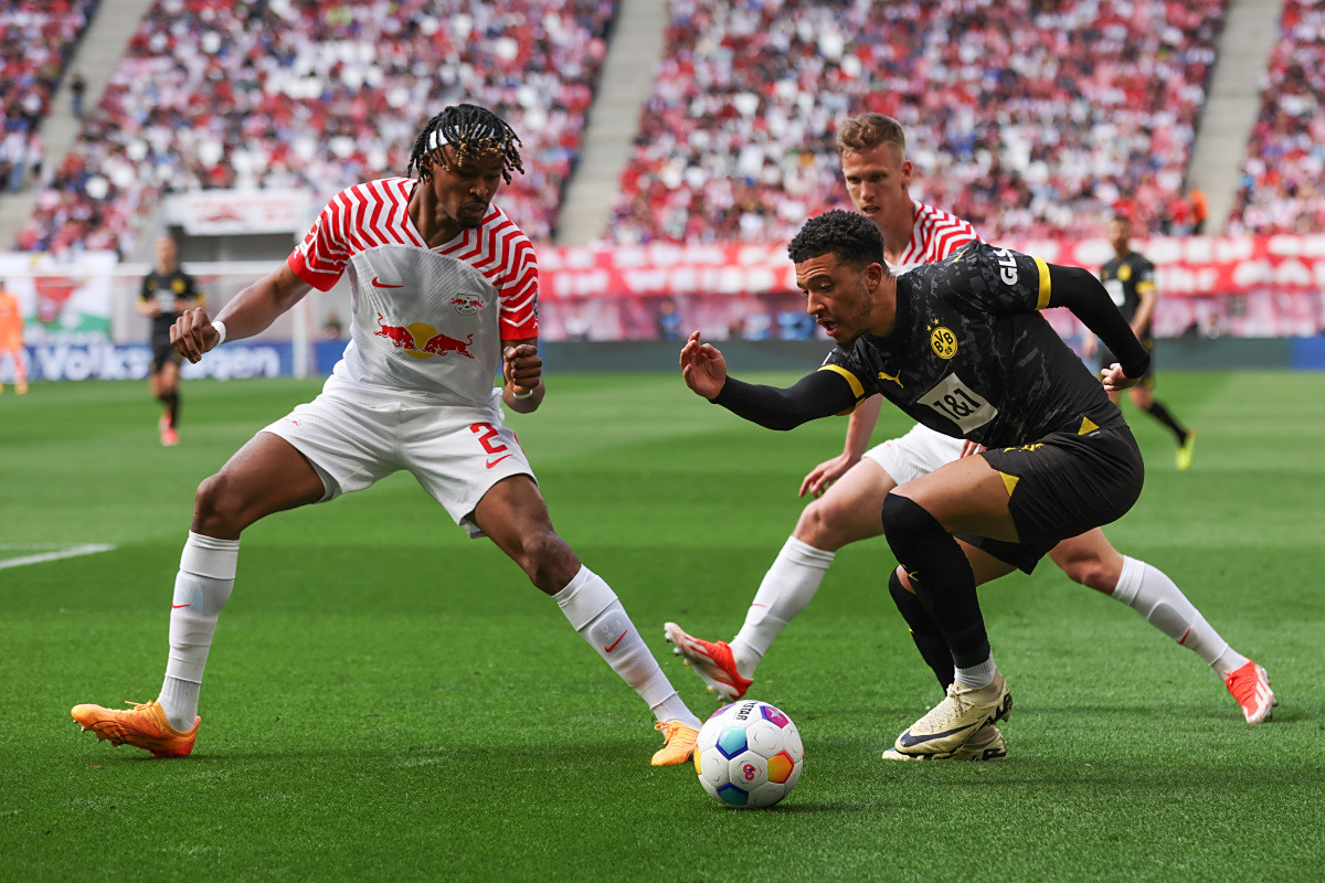 包含异军突起！RB莱比锡逆转曼城晋级四强的词条