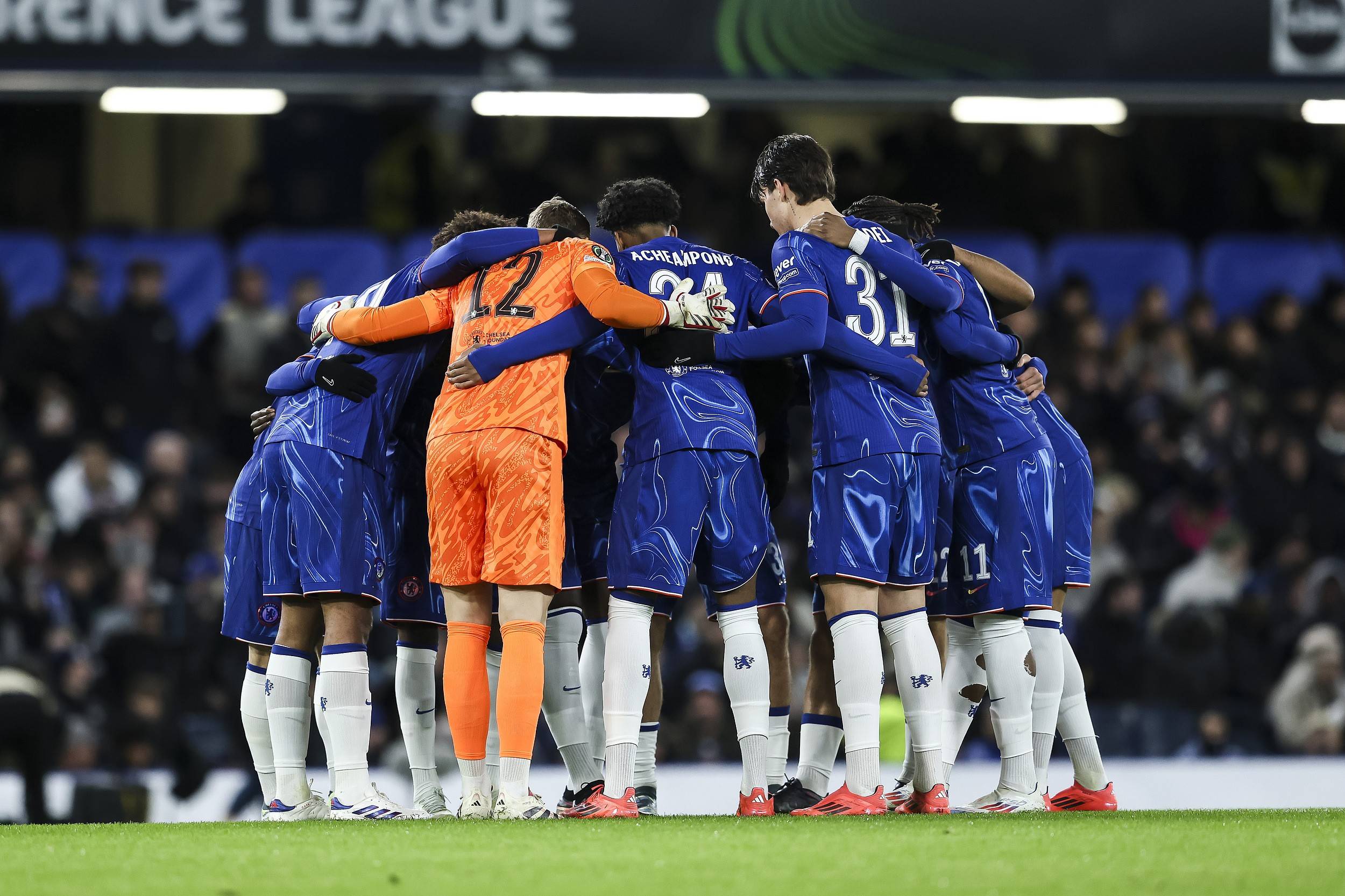 皇马鏖战哥伦比亚,迪马利亚送出助攻 皇马鏖战哥伦比亚,迪马利亚送出助攻