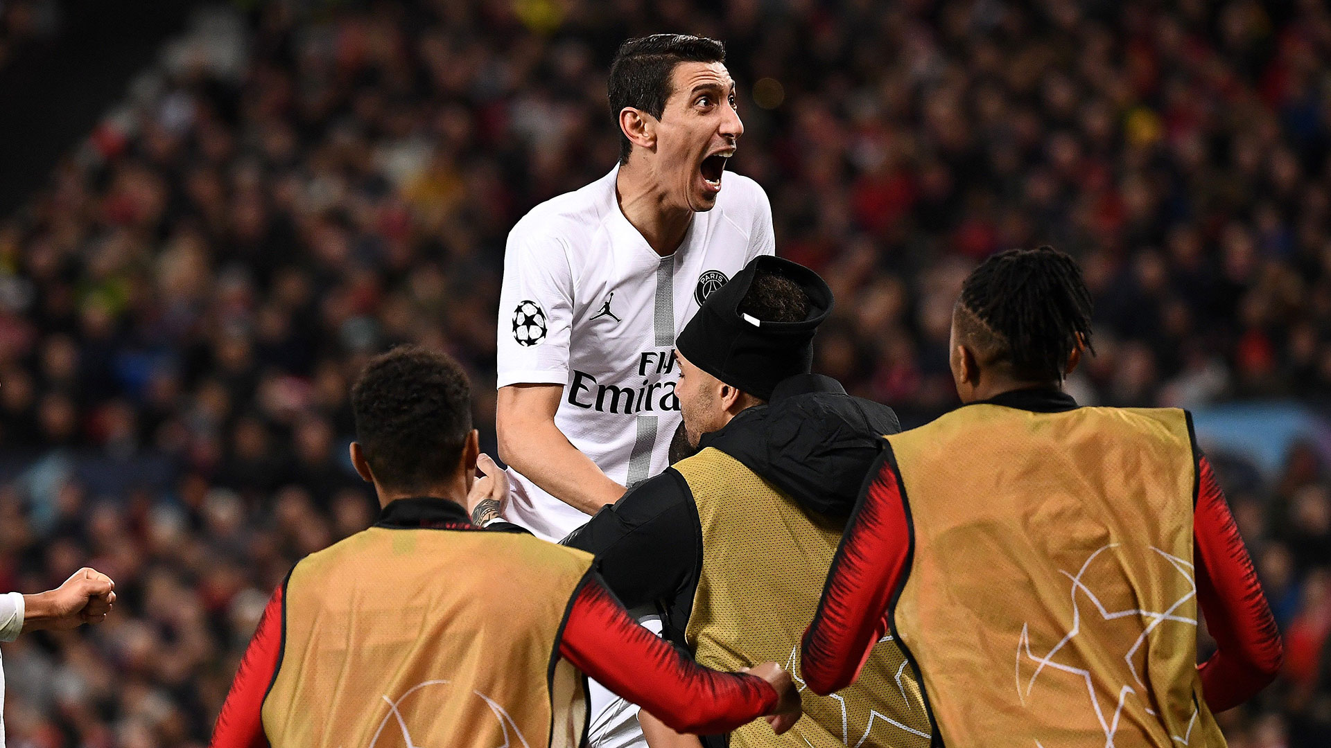 包含英格兰完胜里昂，迪马利亚高光表现的词条