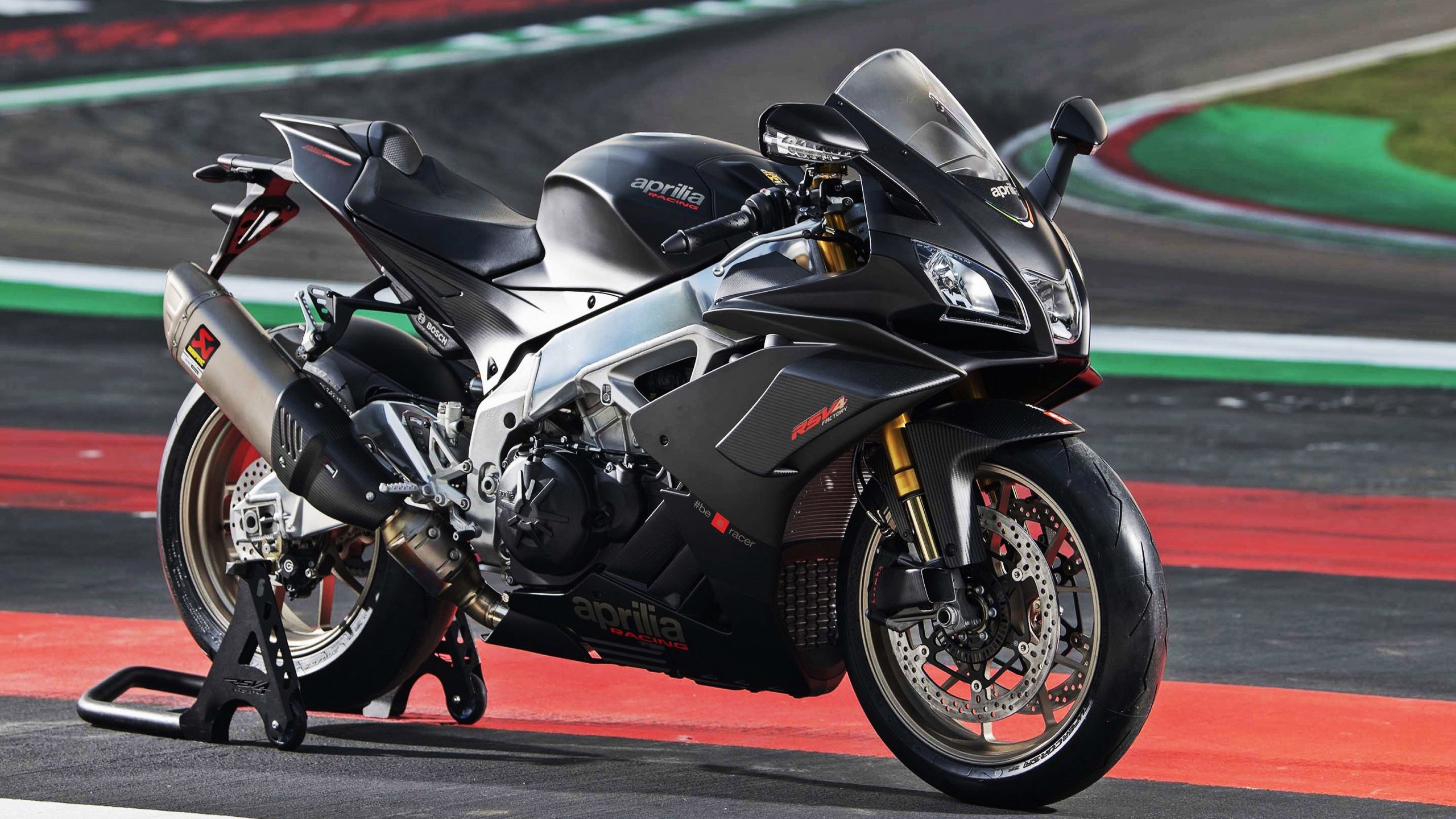 奇才横扫马刺，德罗赞化身关键先生，书写生涯新篇章