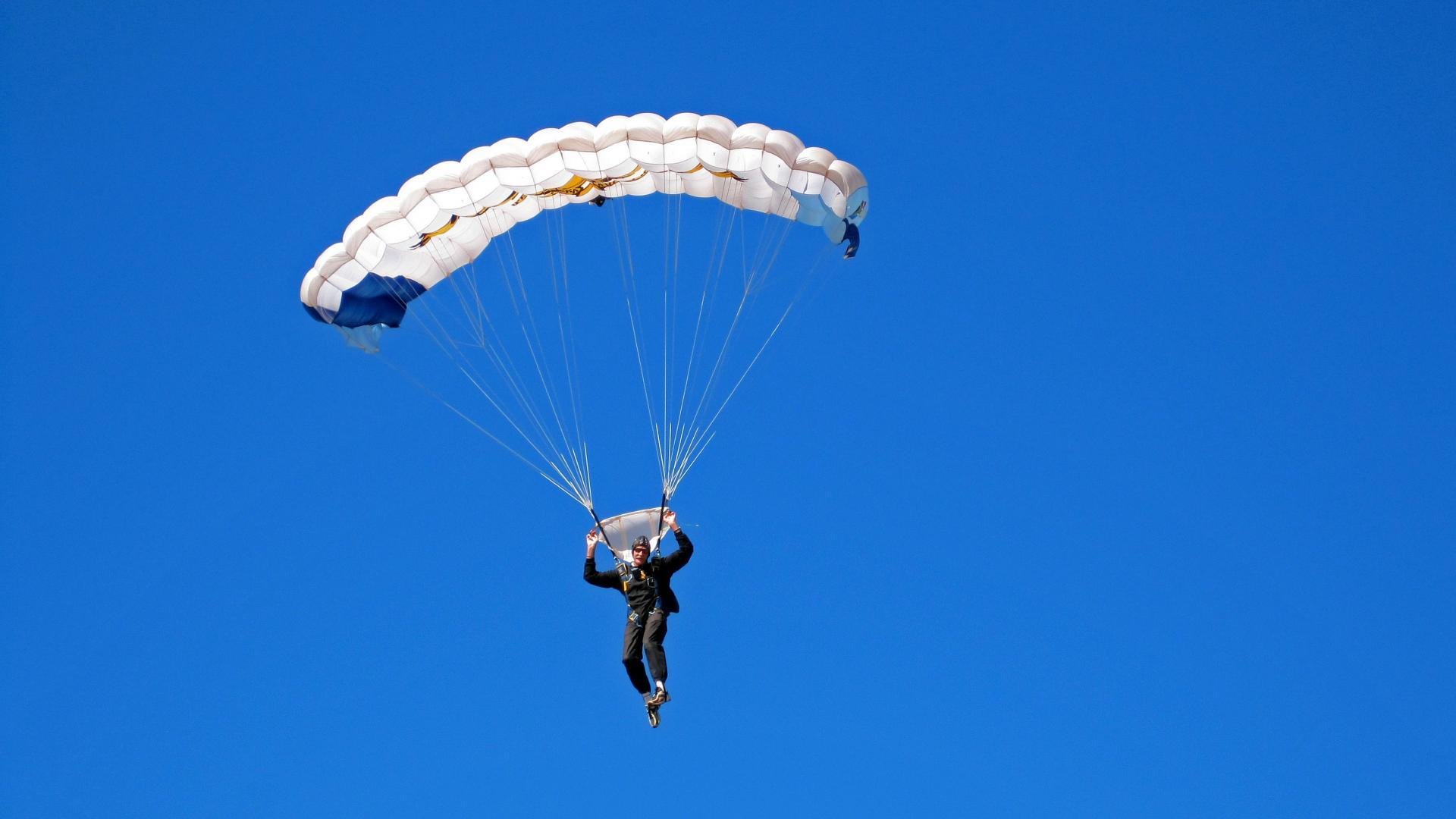 新疆队强压骑士,范弗利特成为关键先生
